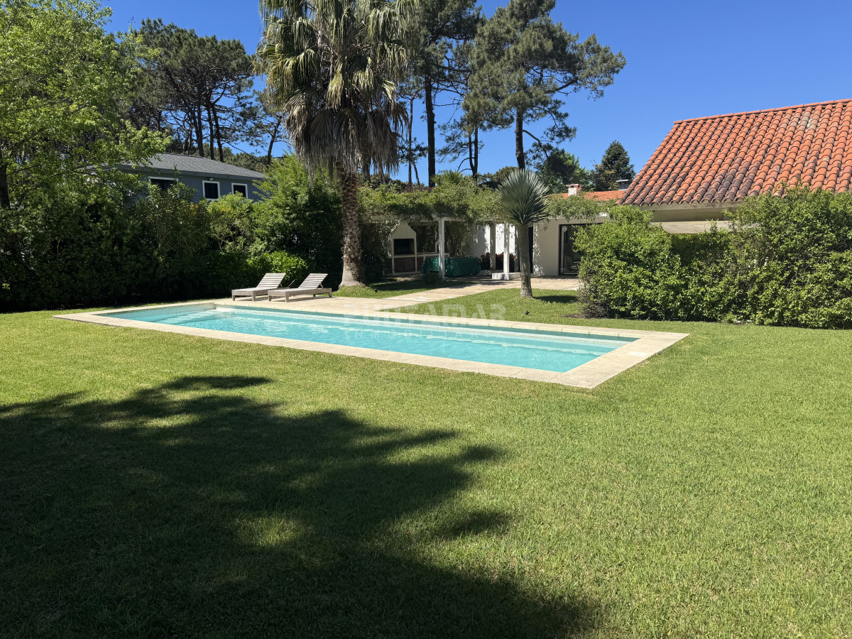 Casa ID.210691 - CASA  EN ALQUILER 3 DORMITORIOS CON PISCINA EN RINCÓN DEL INDIO