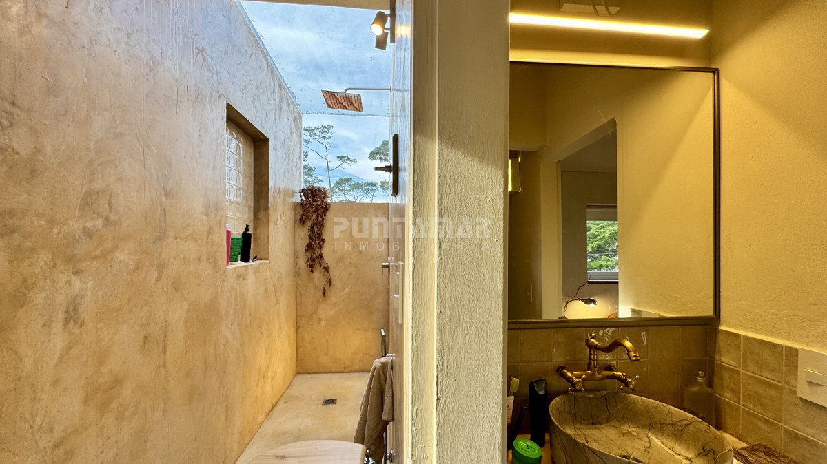 Casa ID.213532 - ALQUILER CASA DE DISEÑO DE 3 DORMITORIOS CON PISCINA EN SAN RAFAEL 