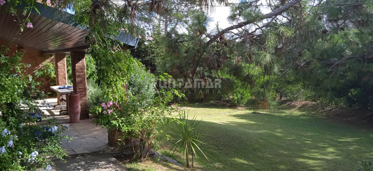 Casa ID.210942 - ALQUILER Y VENTA CASA 3 DORMITORIOS EN EL CORAZON DE LA BARRA