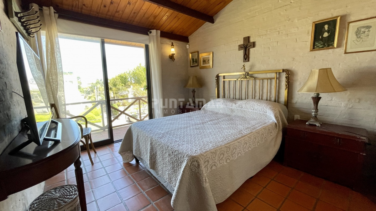 Casa ID.213125 - ALQUILER DE CASA 4 DORMITORIOS EN MONTOYA