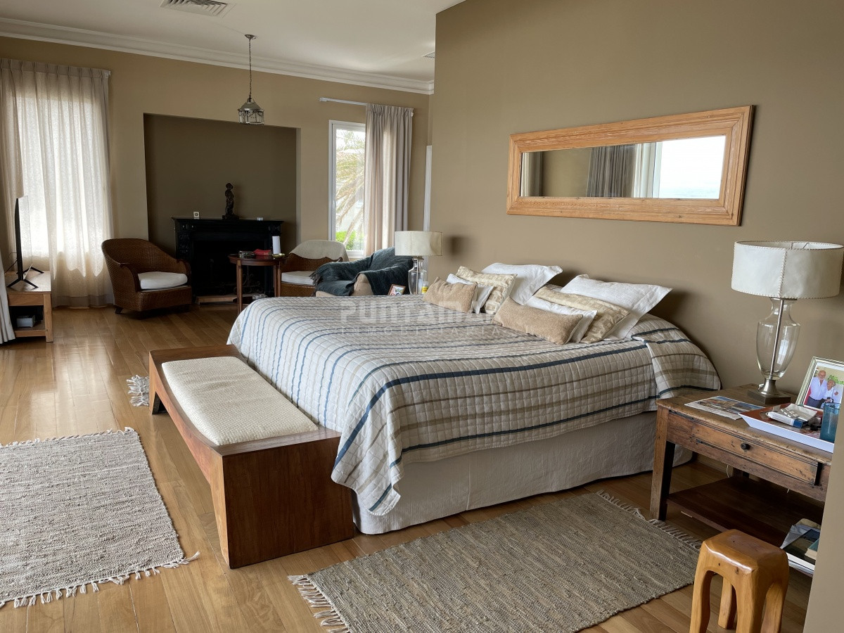Casa ID.212407 - CASA EN VENTA EN LA PENINSULA, FRENTE A LA MANSA