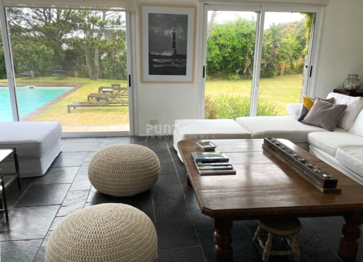 Casa ID.210887 - ALQUILER CASA EN LA BARRA A METROS DEL MAR , 5 DORMITORIOS, PISCINA Y GRAN PARQUE 
