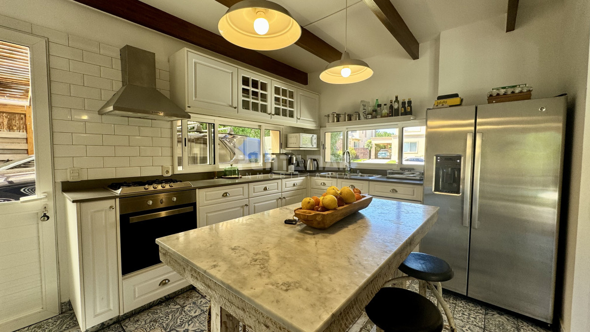 Casa ID.213497 - ESPECTACULAR CASA DE 4 DORMITORIOS EN SUITE EN BARRIO PRIVADO DE PUNTA DEL ESTE