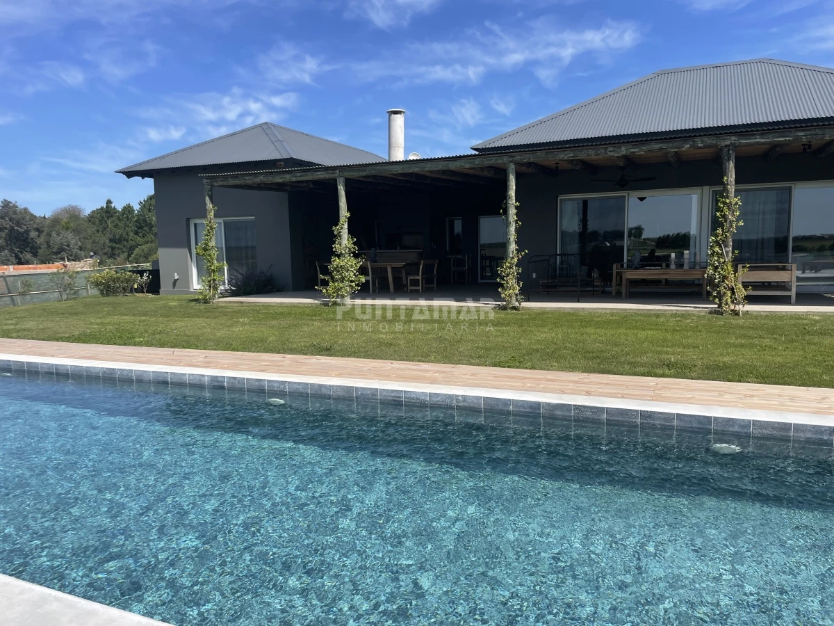 Casa ID.213168 - Casa en alquiler en Pueblo Mio