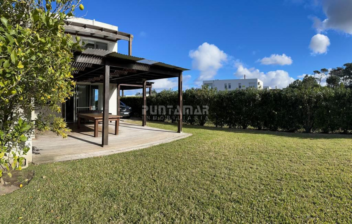 Casa ID.211127 - ALQUILER  CASA EN MONTOYA A UNA CUADRA DEL MAR
