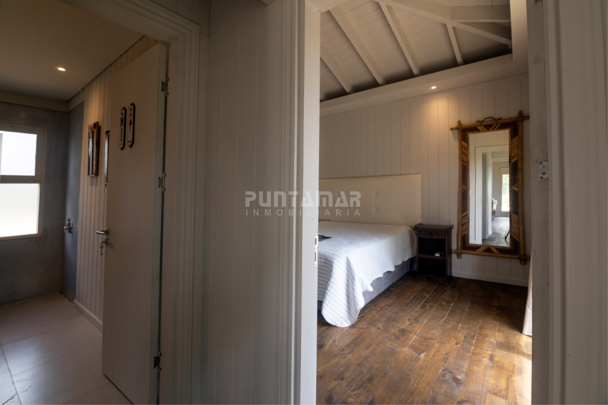 Casa ID.213398 - MODERNA CASA DE 1 DORMITORIO CON PISCINA A 100 MTS DE LA PLAYA DE JOSE IGNACIO 
