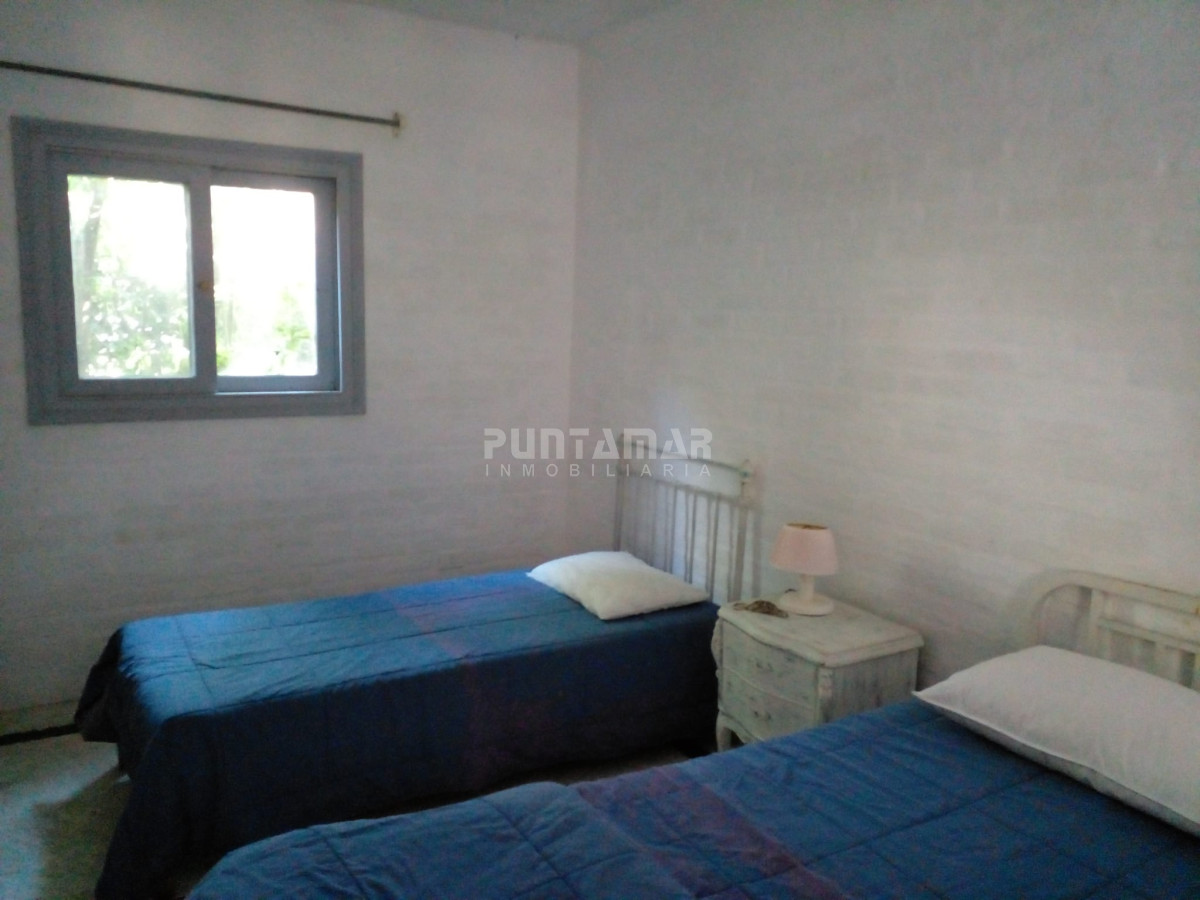 Casa ID.212386 - CHALET EN ALQUILER TEMPORADA EN ZONA DE LA BARRA A 3 CUADRAS DE LA AVENIDA PRINCIPAL Y 5 CUADRAS DE LA PLAYA 
