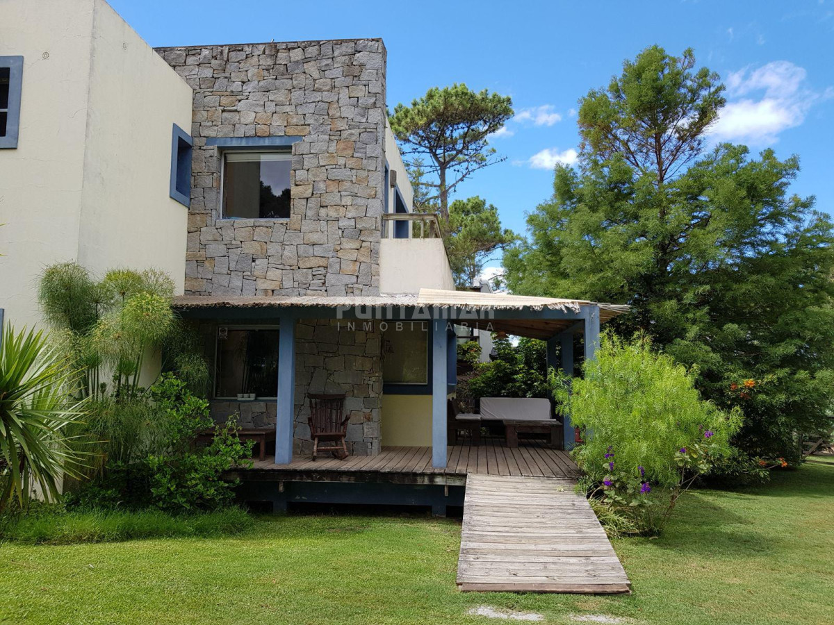 Casa ID.211117 - HERMOSA CASA DE 3 DORMITORIOS EN MONTOYA CON PISCINA Y A METROS DE LA PLAYA