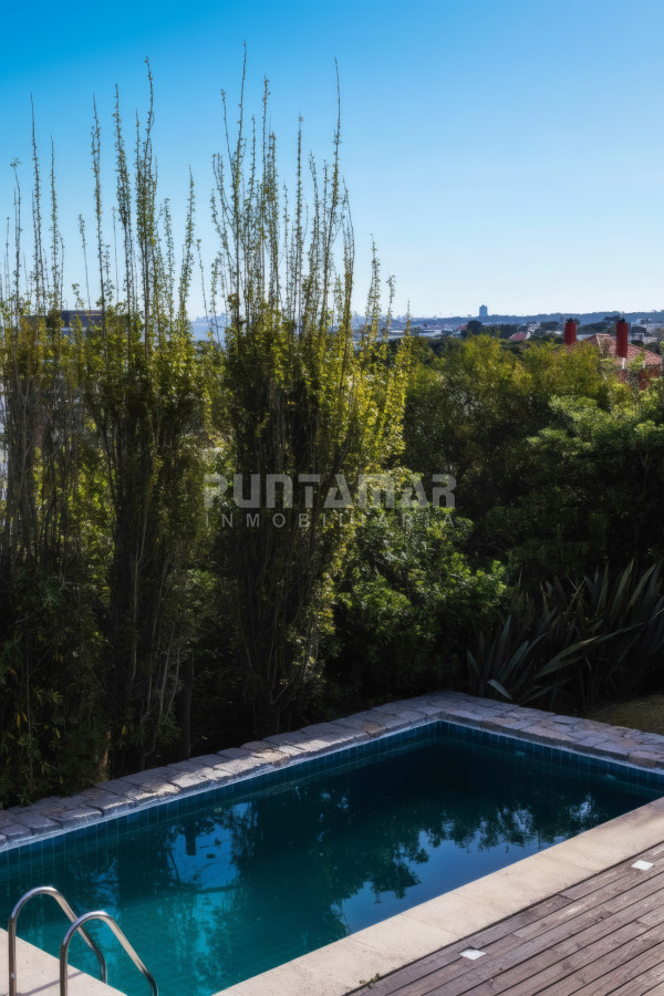 Casa ID.210785 - IMPORTANTE CASA EN PUNTA DEL ESTE, EL CHORRO, 5 DORMITORIOS