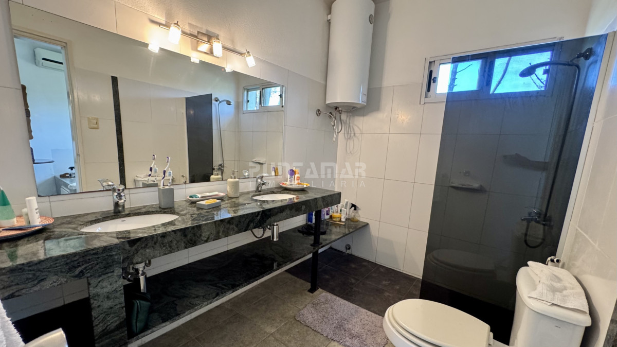 Casa ID.211927 - HERMOSA CASA DE 4 DORMITORIOS A METROS DE PLAYA MONTOYA 