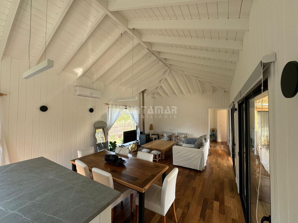 Casa ID.213420 - ALQUILER HERMOSA CASA 3 DORMITORIOS CON PISCINA EN ÑA BARRA