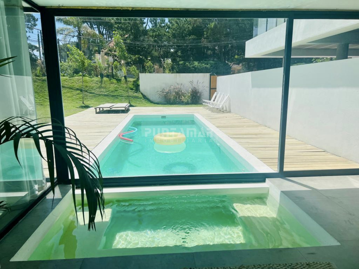 Casa ID.213149 - ESPECTACULAR CASA CON PISCINA DE 4 DORMITORIOS EN MONTOYA 