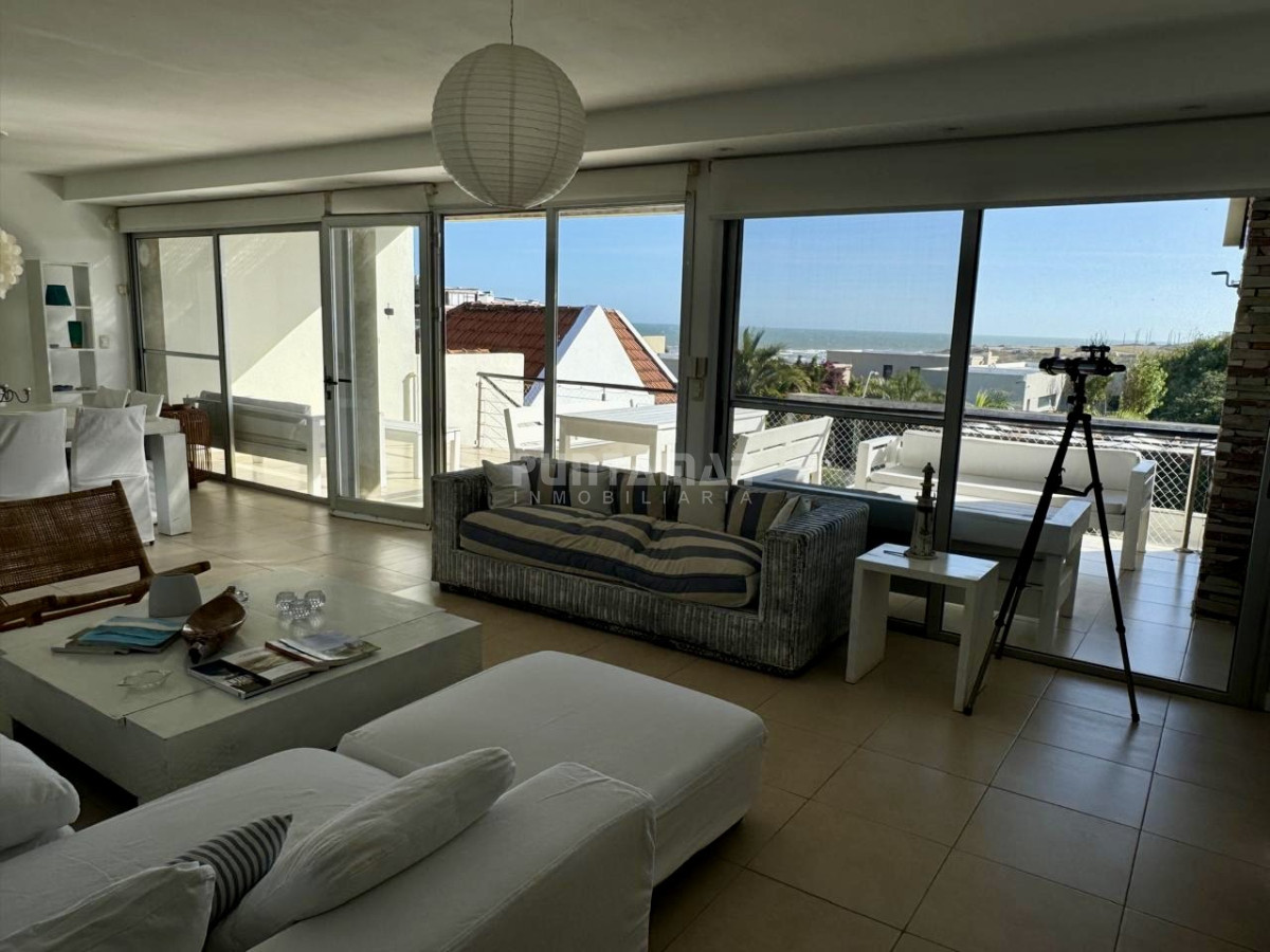 Casa ID.213624 - ALQUILER AMPLIA CASA EN LA BARRA A METROS DEL MAR