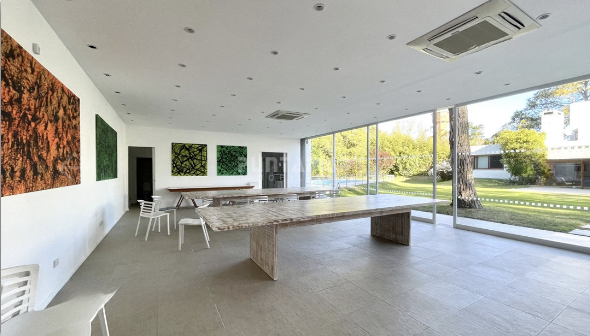 Casa ID.213860 - EXCLUSIVA PROPIEDAD EN BARRIO GOLF.