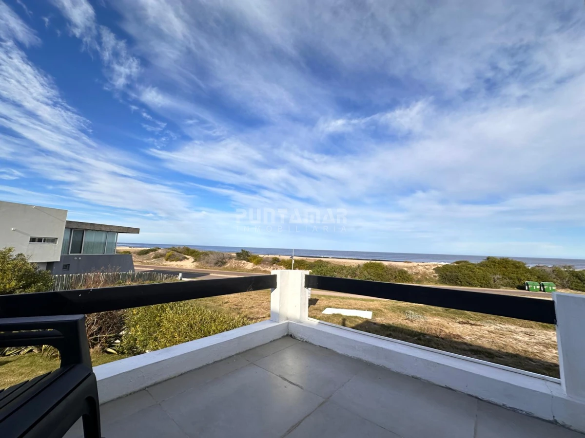 Casa ID.210856 - ALQUILER FRENTE AL MAR EN MONTOYA - 5 SUITES CON PISCINA