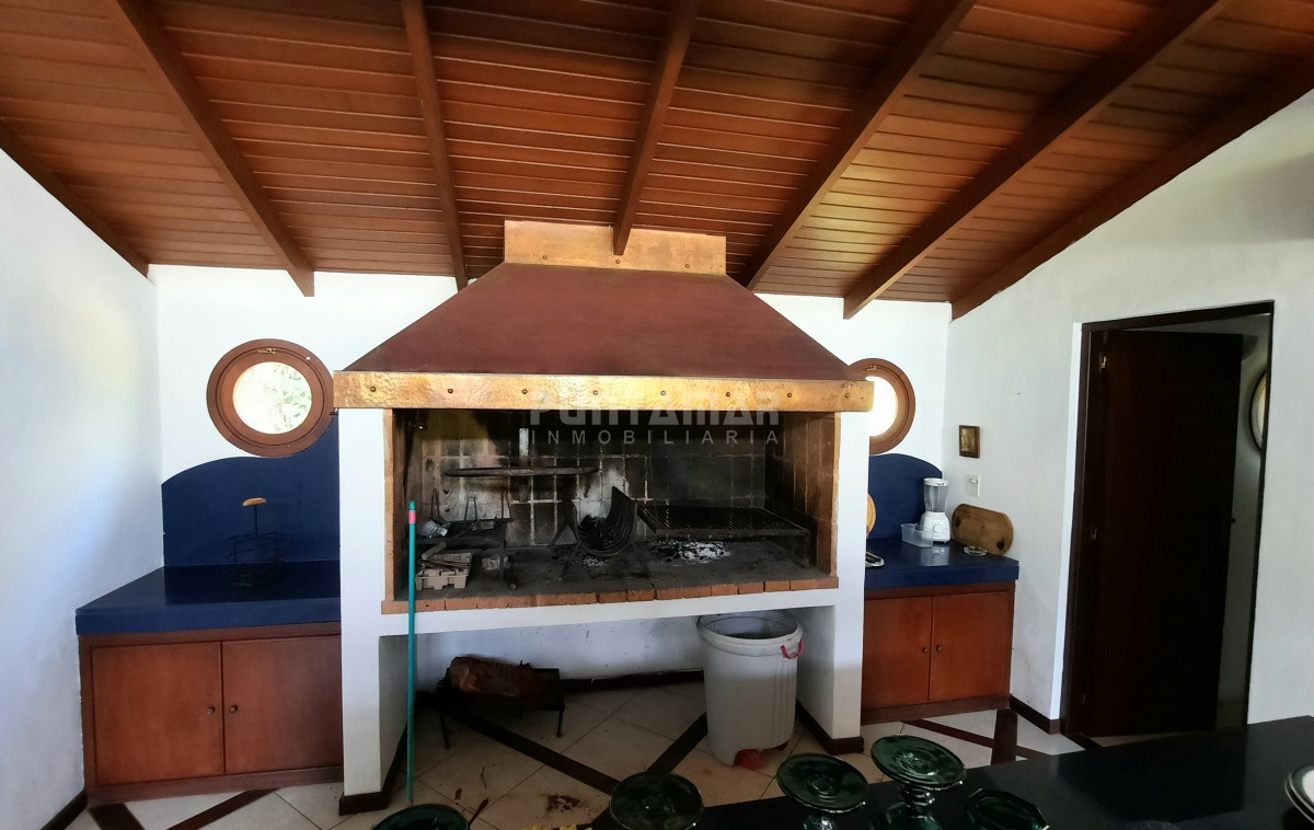 Casa ID.212852 - IMPORTANTE CASA CON GRAN PARQUE Y PISCINA EN LA MANSA 