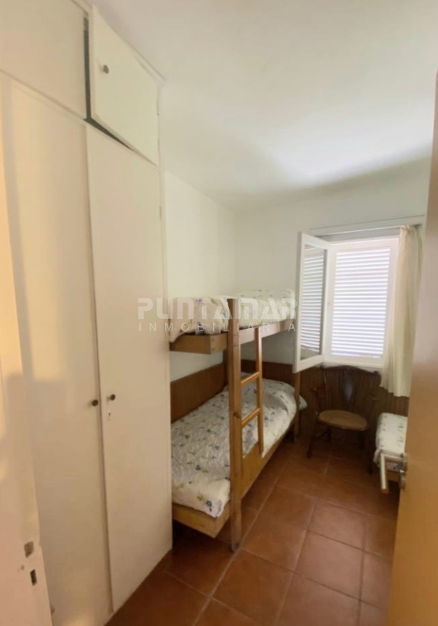 Casa ID.212397 - MUY LINDA CASA EN PARADA 7 DE LA MANSA, 4 DORMITORIOS, AMPLIO LIVING COMEDOR, PISCINA , GARAGE  Y PARRILLERO