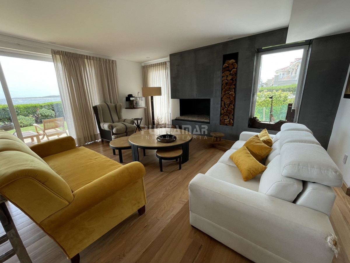 Casa ID.212407 - CASA EN VENTA EN LA PENINSULA, FRENTE A LA MANSA