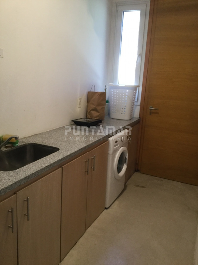 Casa ID.212235 - ALQUILER CASA PUNTA DEL ESTE, BARRIO PRIVADO EN A BARRA 4 DORMITORIOS MÁS SERVICIO COMPLETO