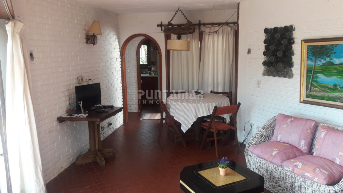 Casa ID.212122 - EXCELENTE UBICACION PARA VIVIR TODO EL AÑO! CASA EN VENTA ZONA DE PLAYA MANSA CERCA DE LA PLAYA