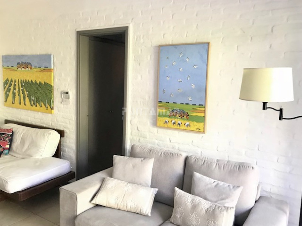 Casa ID.211732 - Casa en alquiler, playa mansa, 3 dormitorios, jardín, parrillero, reciclada