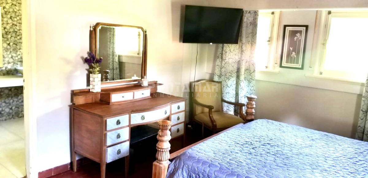 Casa ID.212770 - CASA DE 3 PLANTAS EN PARADA 7 DE LA MANSA, CON 4 DORMITORIOS Y DEPENDENCIA DE SERVICIO
