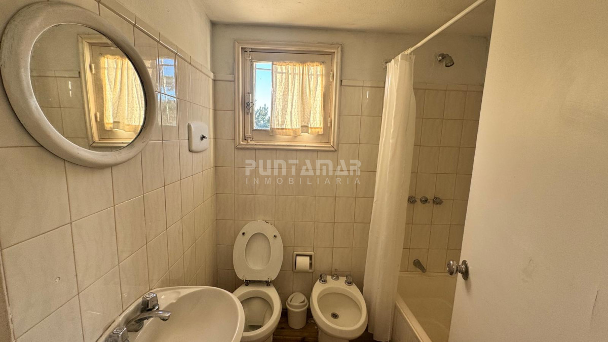 Casa ID.210892 - VENTA Y ALQUILER DE GRAN CASA EN EL CORAZON DE LA BARRA