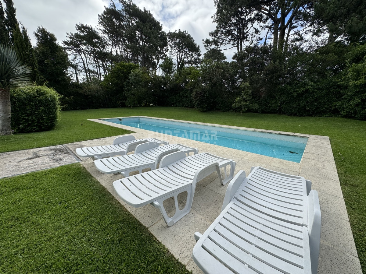 Casa ID.210691 - CASA  EN ALQUILER 3 DORMITORIOS CON PISCINA EN RINCÓN DEL INDIO