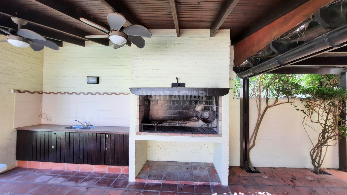 Casa ID.210292 - CASA DE 3 DORMITORIOS CON DEPENDENCIA EN LA MANSA