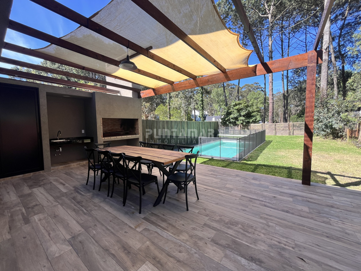 Casa ID.213451 - HERMOSA CASA DE 4 DORMIS Y 4 BAÑOS CON PISCINA PRIVADA EN SOLANAS COUNTRY