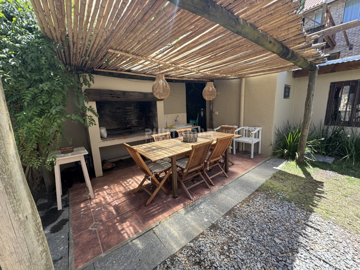 Casa ID.210859 - ALQUILER CASA MONTOYA 4 DORMITORIOS