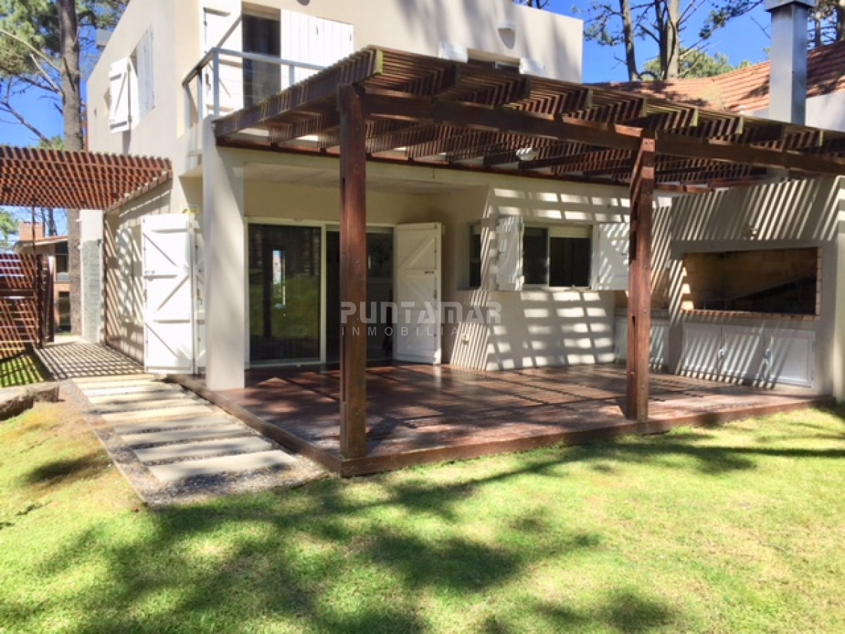 Casa ID.210954 - Casa moderna en Montoya, vista al mar, 3 dormitorios y servicio
