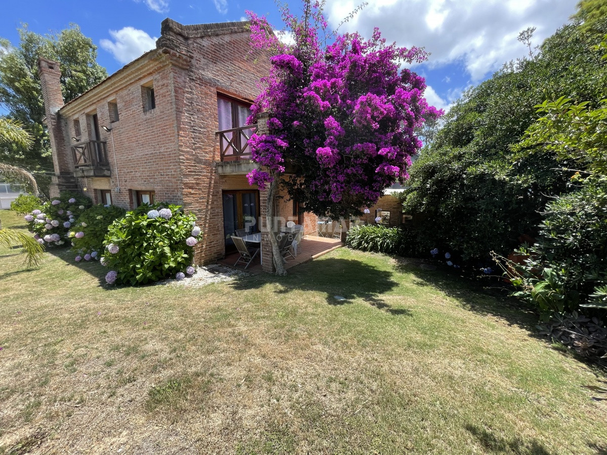 Casa ID.210843 - ALQUILER CASA DE 2 PLANTAS EN LA BARRA CON PISCINA