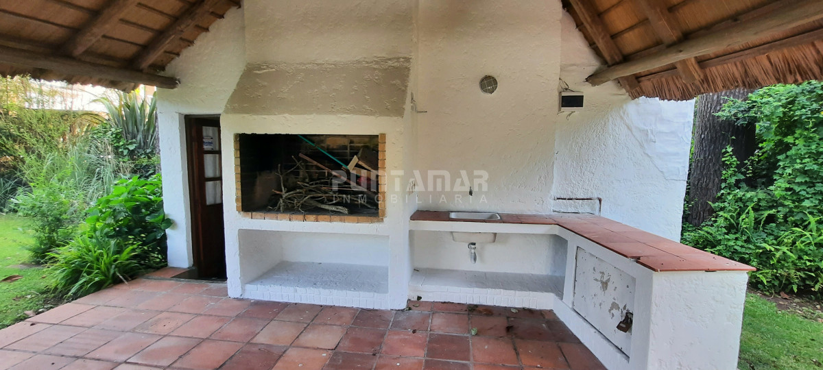 Casa ID.213537 - Casa de 3 dormitorios con dependencia en Lugano