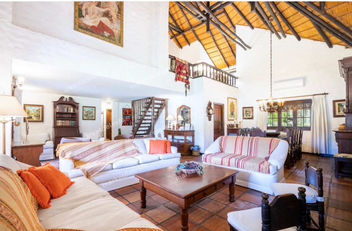 Casa ID.211979 - ALQUILER DE HERMOSA RESIDENCIA EN EL GOLF
