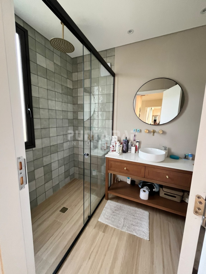 Casa ID.213903 - VENTA CASA EN PUNTA DEL ESTE  EN BARRIO PRIVADO LA CAÑADA
