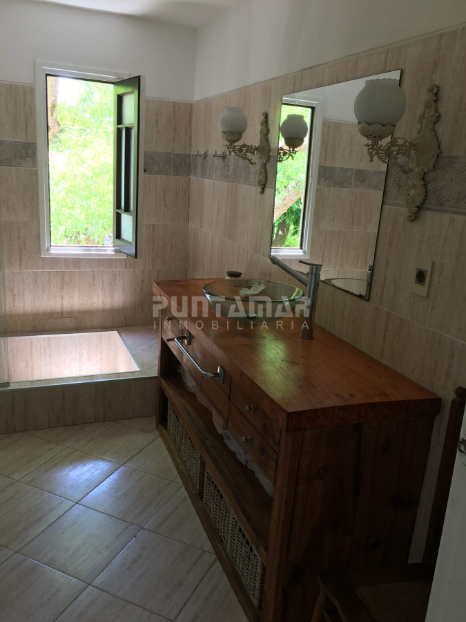 Casa ID.212913 - ALQUILER HERMOSA CASA EN EL CORAZON DE LA BARRA