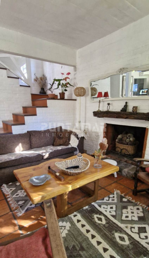 Casa ID.210964 - MUY LINDA CASA DE 4 DORMITORIOS EN EL CORAZON DE LA BARRA