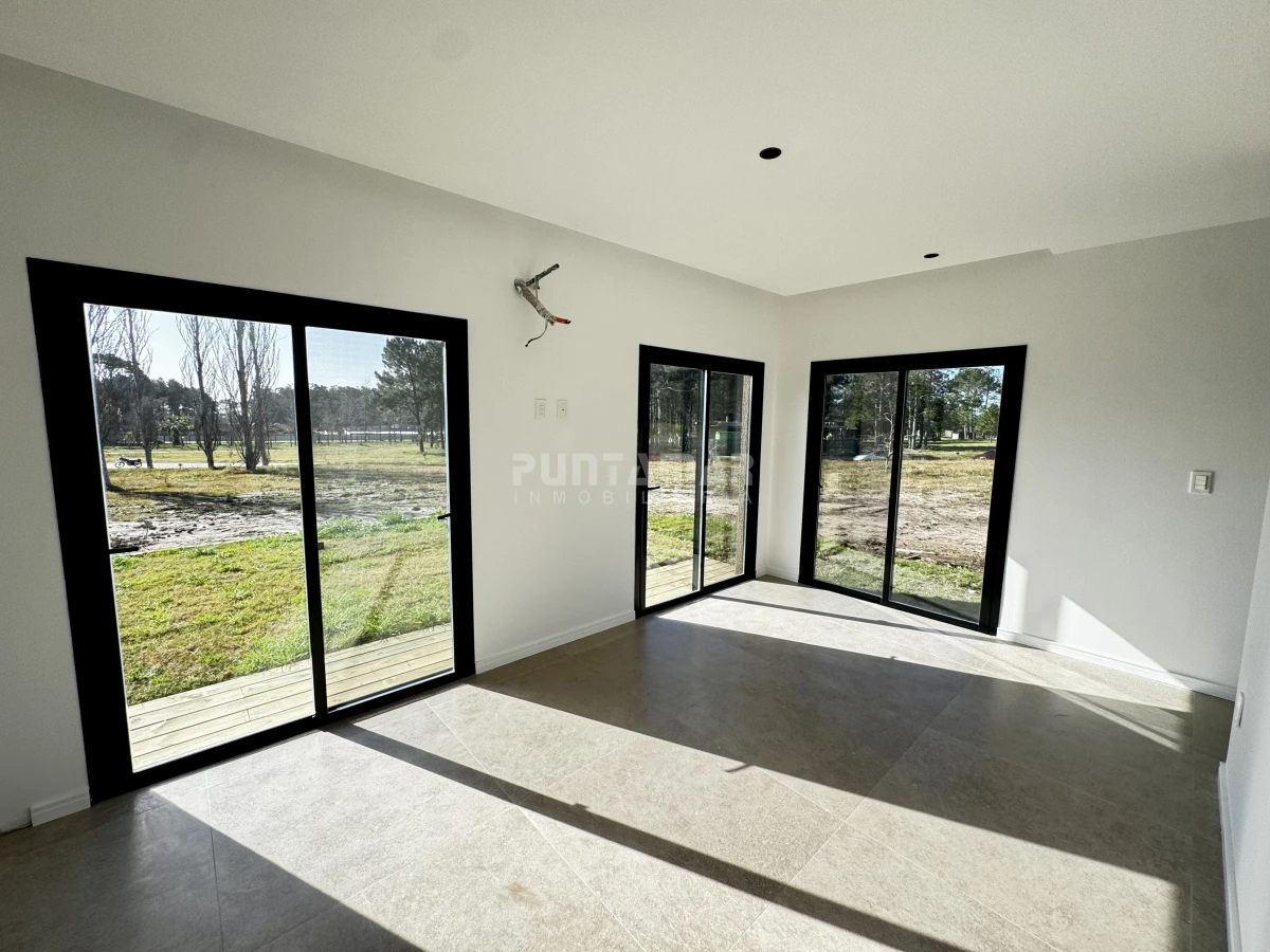 Casa ID.213666 - VENTA Y ALQUILER CASA A ESTRENAR EN BARRIO CERRADO LA CAÑADA - DISTRITO 52