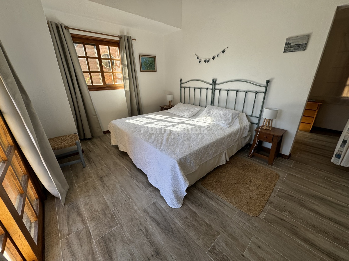 Casa ID.210689 - ALQUILER DE CASA  RINCÓN DEL INDIO 4 DORMITORIOS MAS DEPENDENCIA CON PISCINA