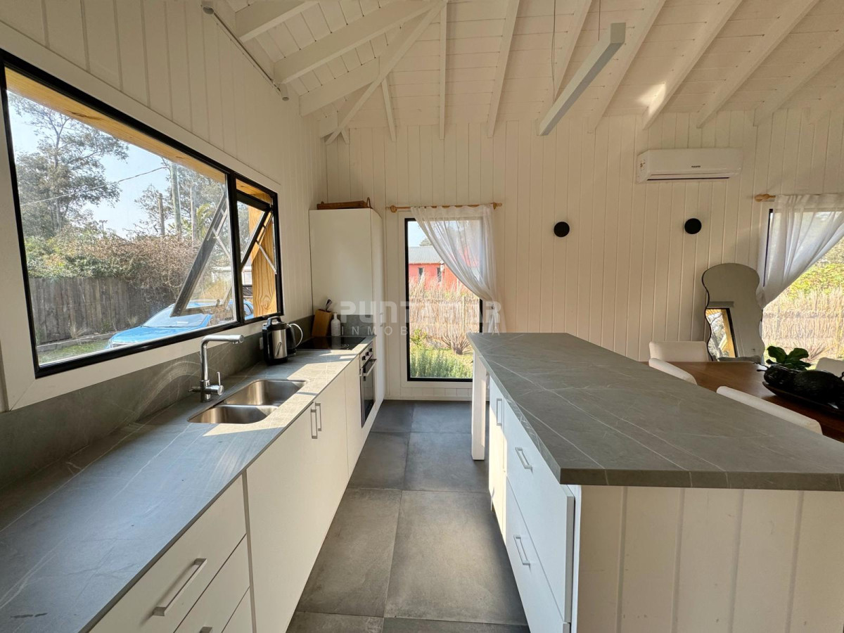 Casa ID.213420 - ALQUILER HERMOSA CASA 3 DORMITORIOS CON PISCINA EN ÑA BARRA