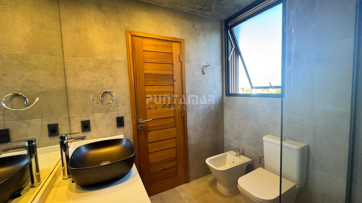 Casa ID.213677 - CASA A ESTRENAR EN SANTA MONICA FRENTE A LA PLAYA EN SANTA MONICA 