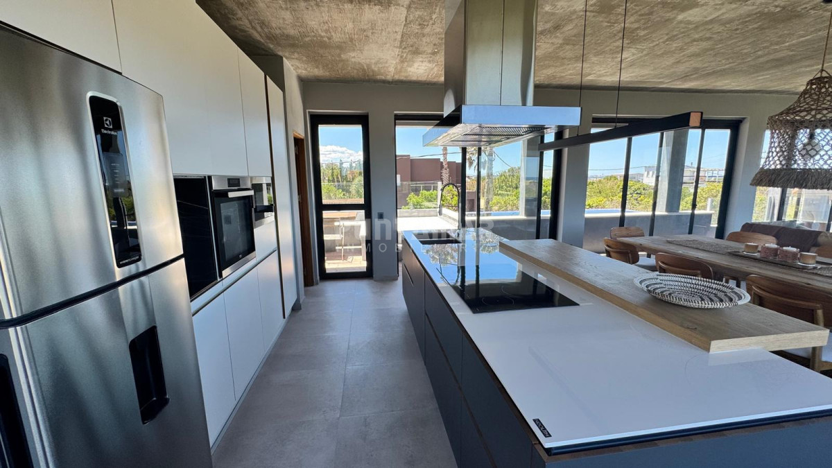Casa ID.213677 - CASA A ESTRENAR EN SANTA MONICA FRENTE A LA PLAYA EN SANTA MONICA 