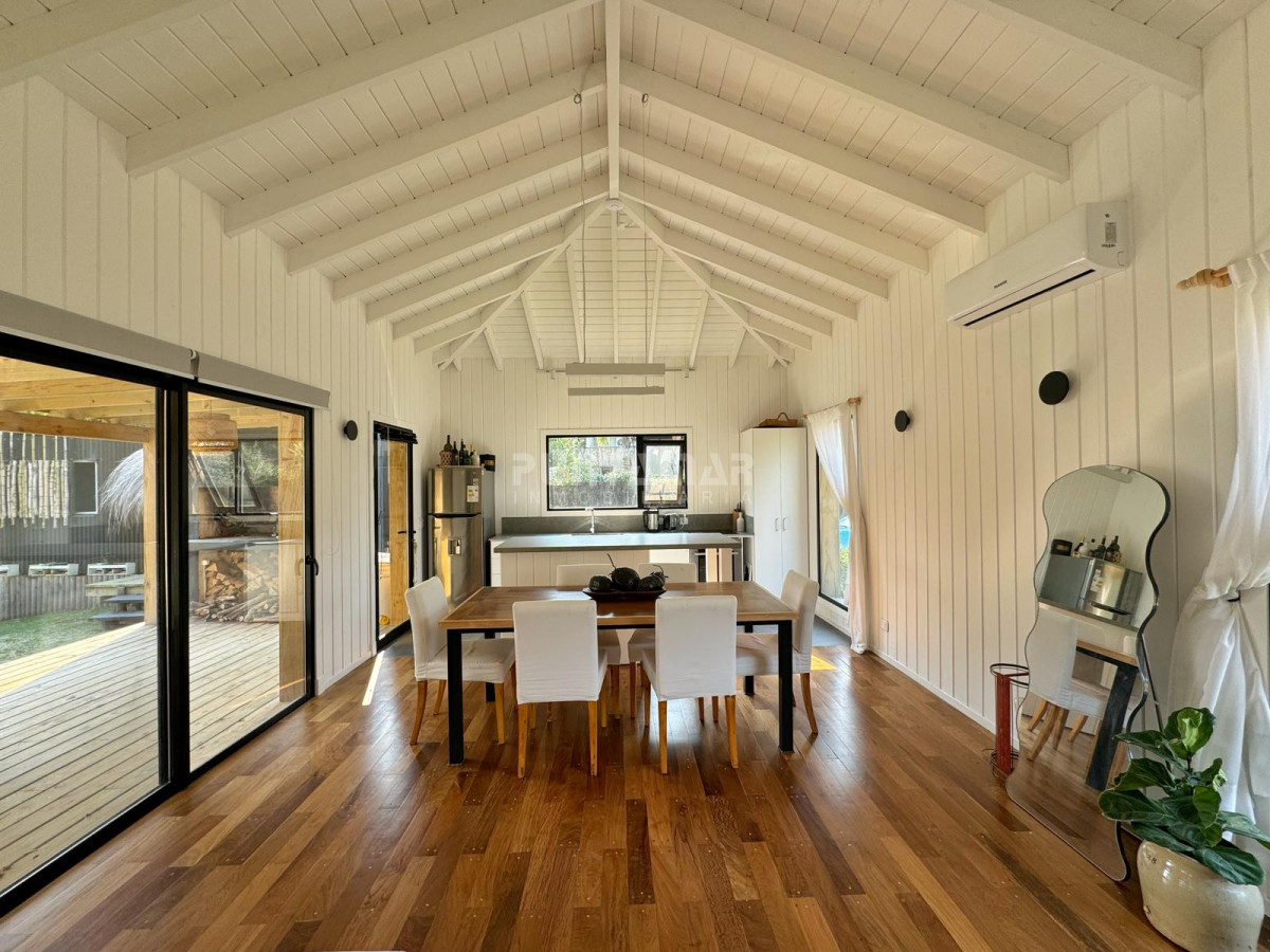 Casa ID.213420 - ALQUILER HERMOSA CASA 3 DORMITORIOS CON PISCINA EN ÑA BARRA