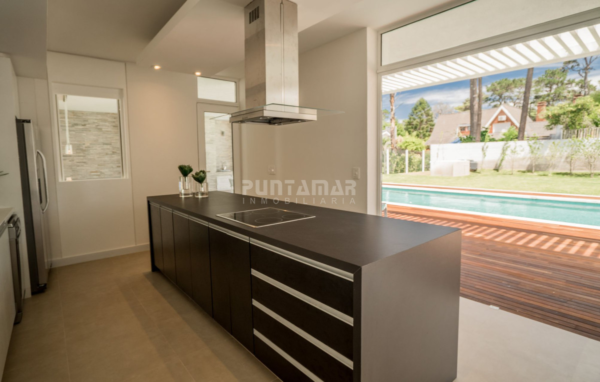 Casa ID.212149 - Espectacular casa en Boulevard Park