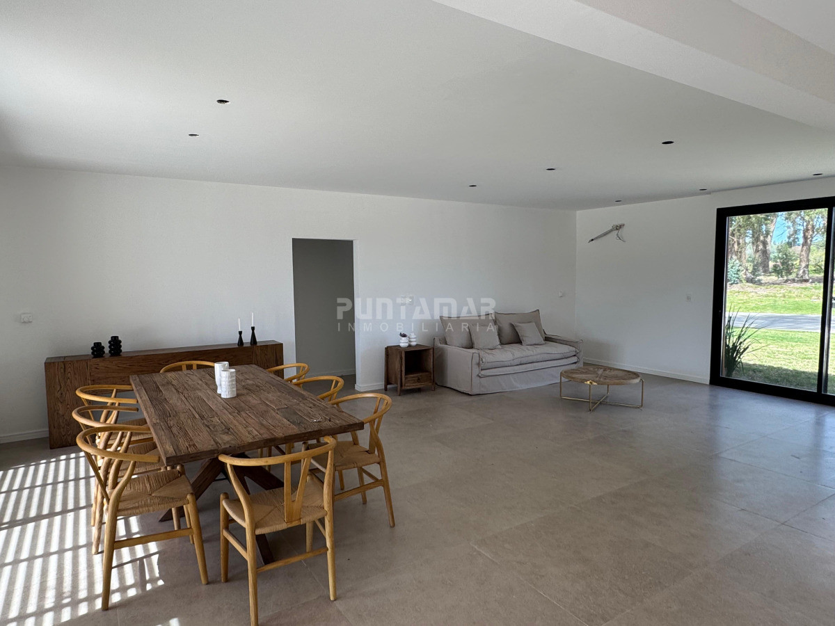 Casa ID.213666 - VENTA Y ALQUILER CASA A ESTRENAR EN BARRIO CERRADO LA CAÑADA - DISTRITO 52