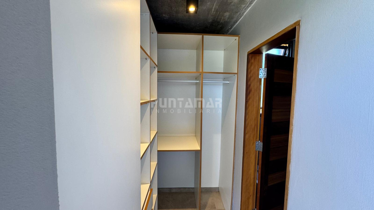 Casa ID.213677 - CASA A ESTRENAR EN SANTA MONICA FRENTE A LA PLAYA EN SANTA MONICA 
