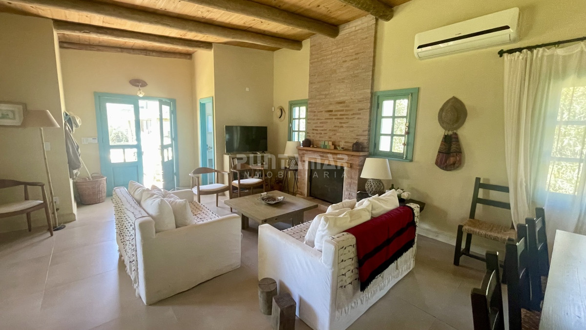 Casa ID.211647 - CASA DE CAMPO 3 DORMITORIOS EN BARRIO CERRADO PUEBLO SAN VICENTE 