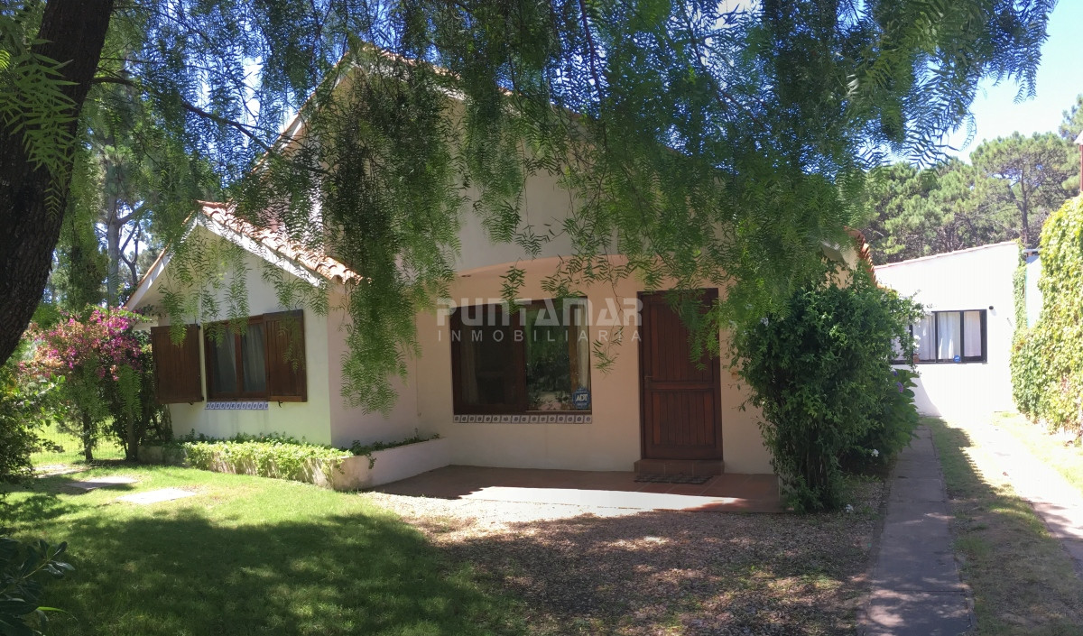 Casa ID.210691 - CASA  EN ALQUILER 3 DORMITORIOS CON PISCINA EN RINCÓN DEL INDIO