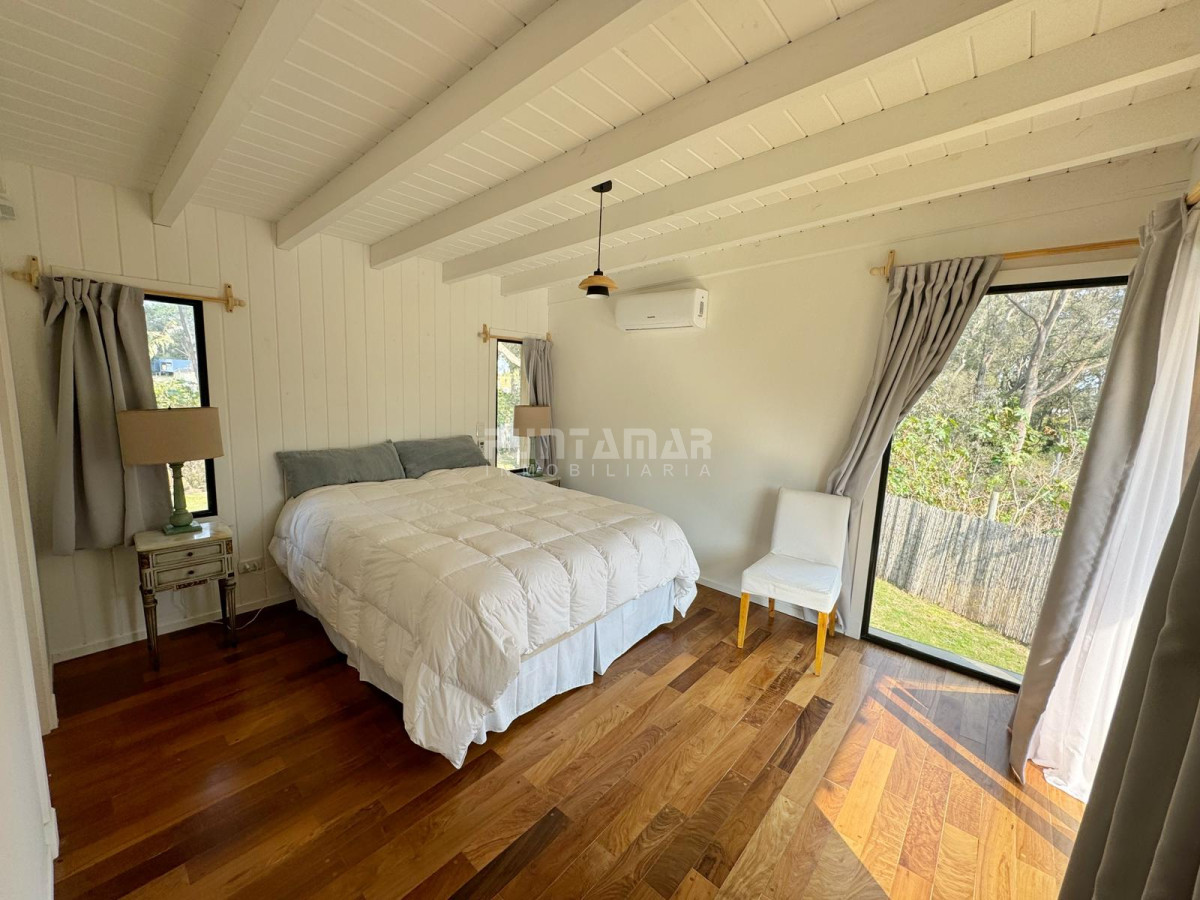 Casa ID.213420 - ALQUILER HERMOSA CASA 3 DORMITORIOS CON PISCINA EN ÑA BARRA